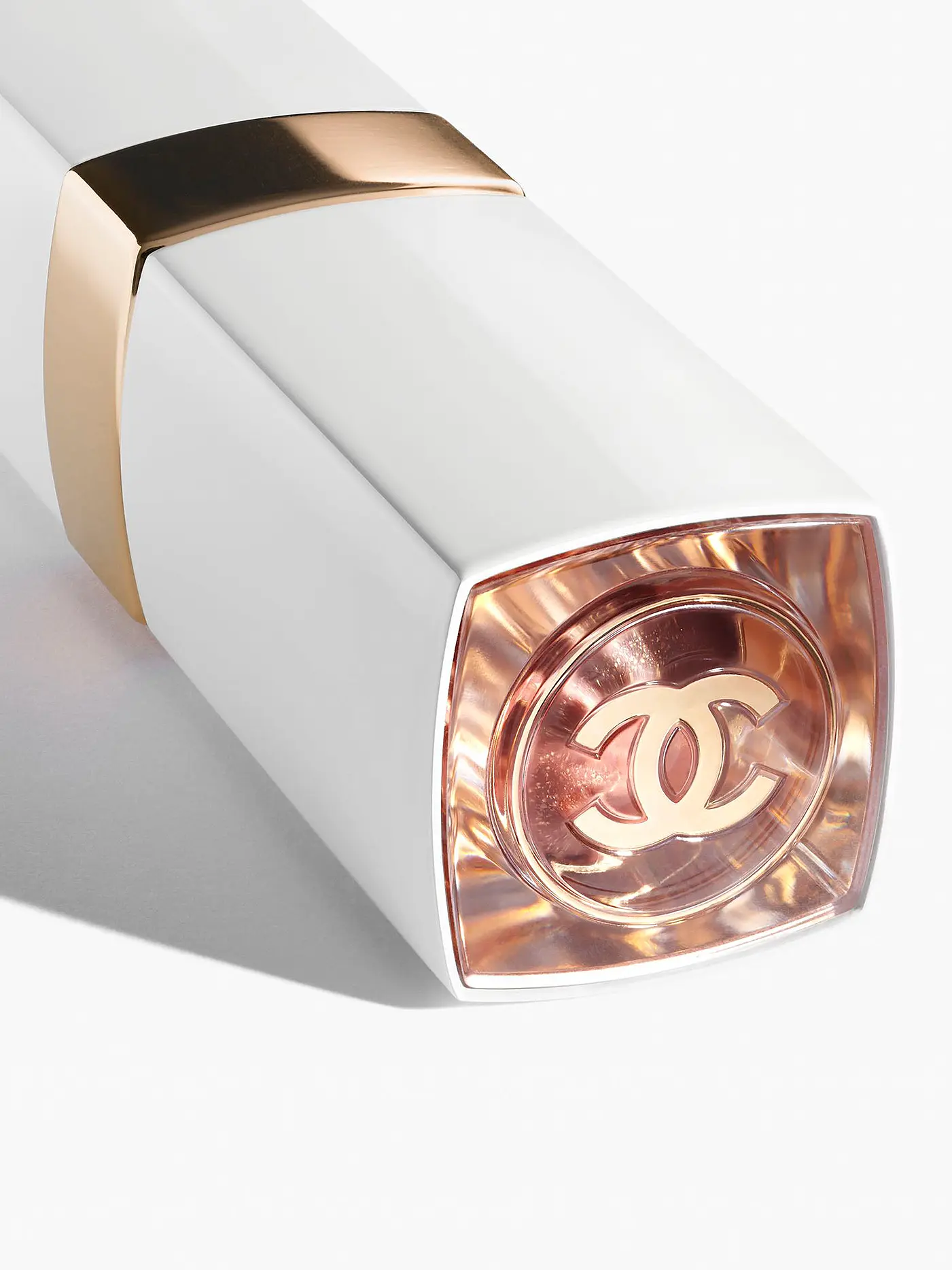 CHANEL | GLÄNZEND, GETÖNTER, FEUCHTIGKEITSSPENDENDER, VERSCHÖNERNDER LIPPENBALSAM MIT INDIVIDUELLER FARBINTENSITÄT | 